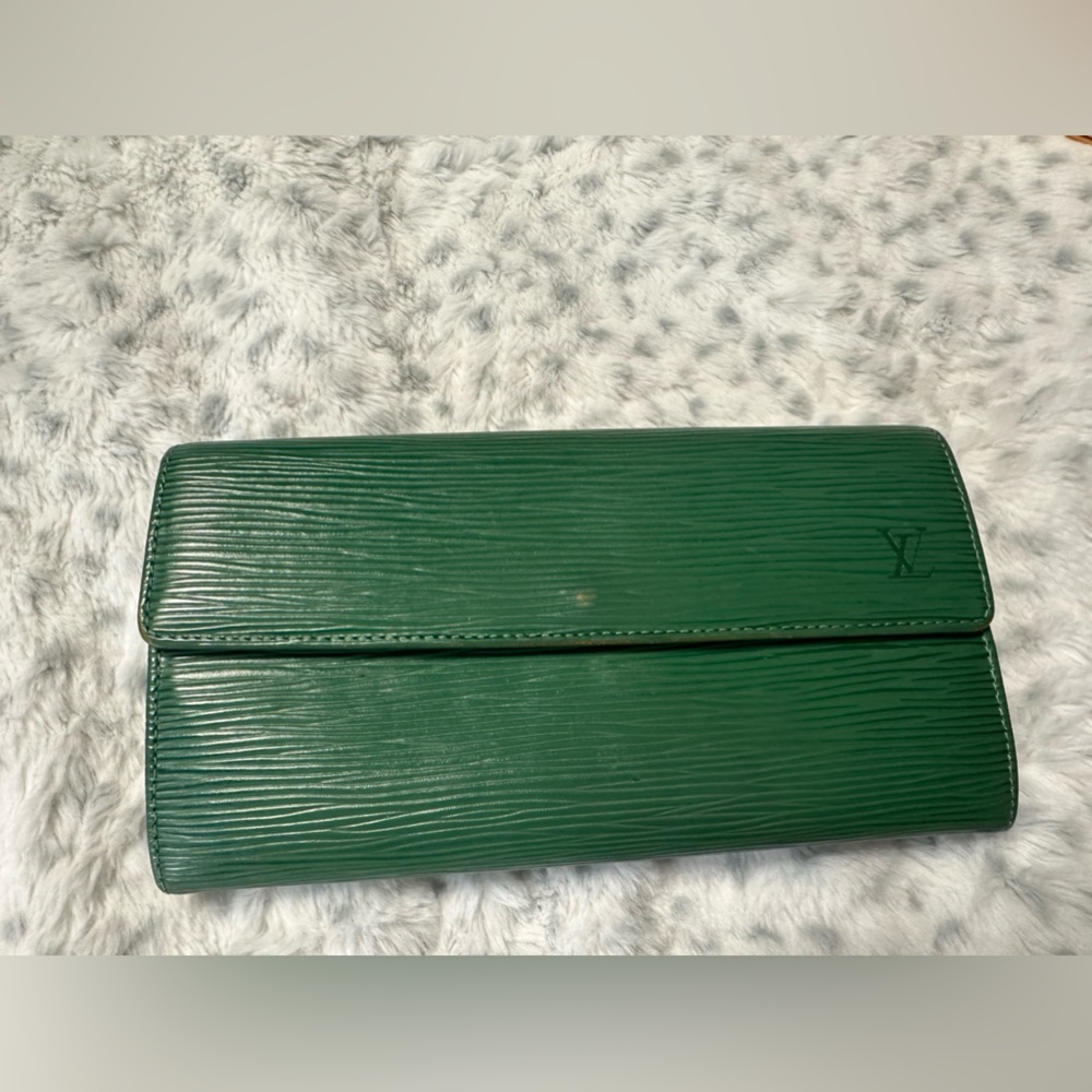 Louis Vuitton Sarah Wallet